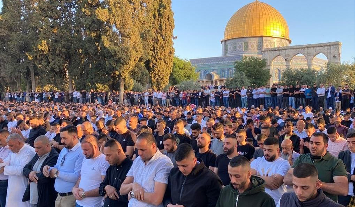 40,000 People Carry Out Friday Prayer in Al Aqsa Mosque